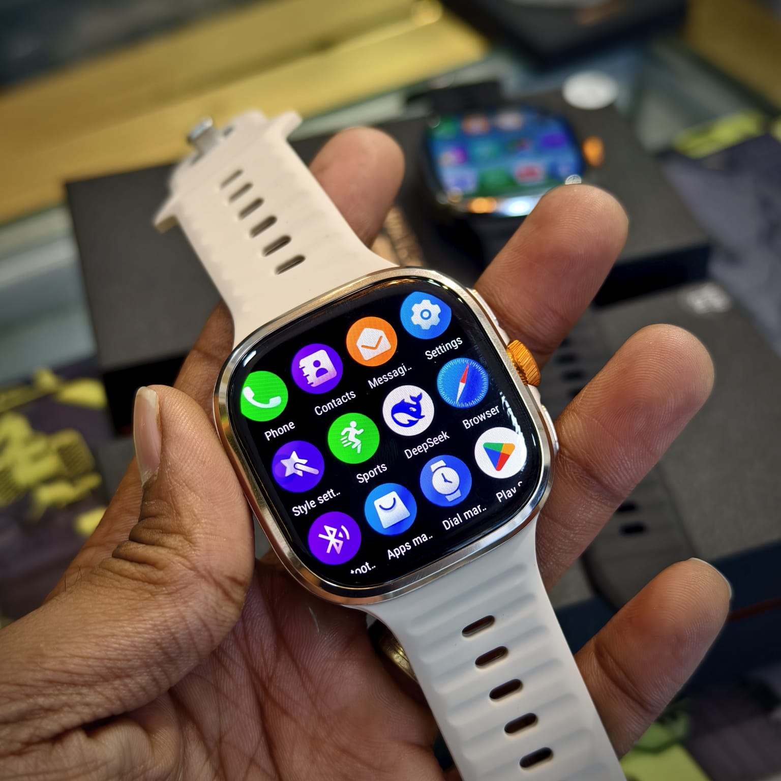 M99 Smartwatch – 4G Android Watch with 2.4" AMOLED Display & Rotating Camera