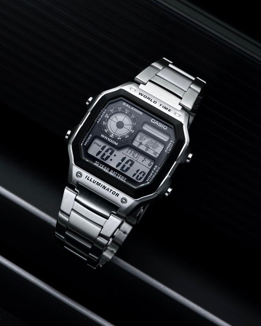 Illuminator World Time–Inspired Digital Watch | Retro Classic Metal Strap Edition