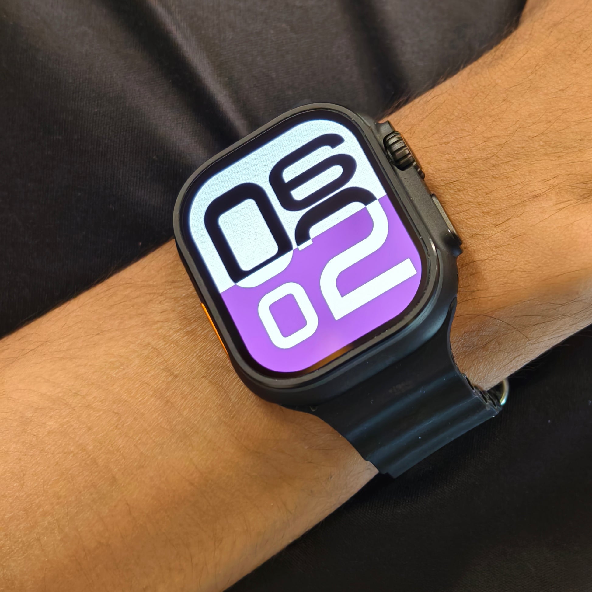 HELLO PLUM | Super AMOLED Display