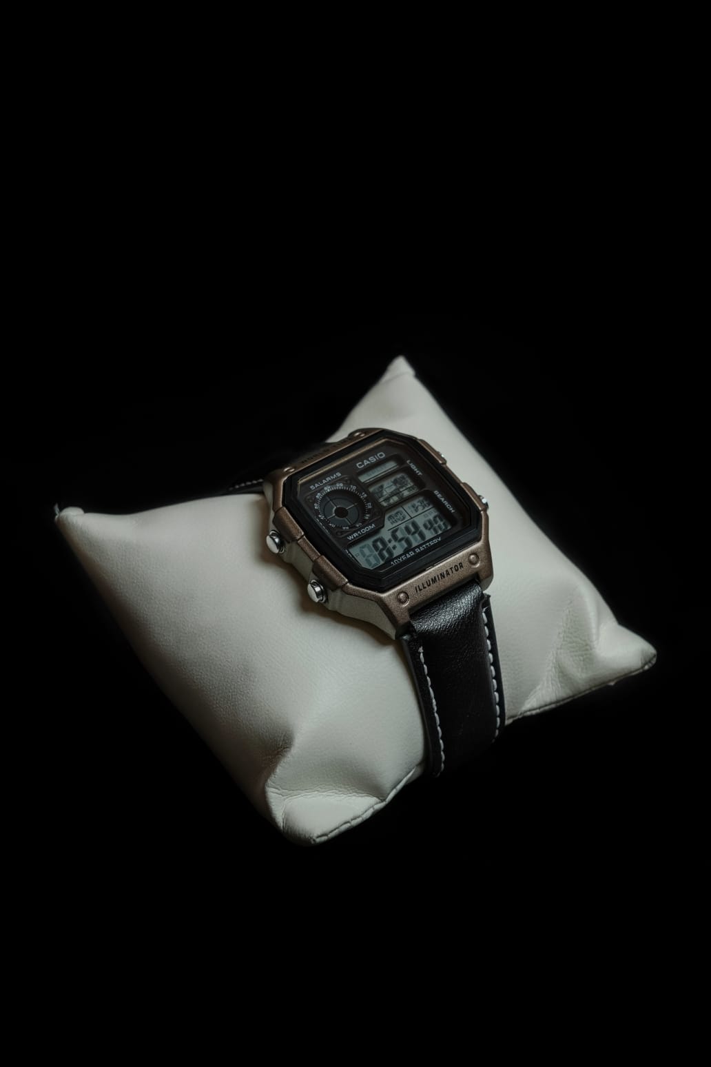 Illuminator World Time Digital Watch – Retro Style with Leather Strap